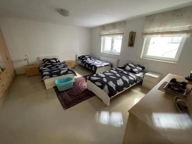 Apartament Monteurwohnung Blatzheim